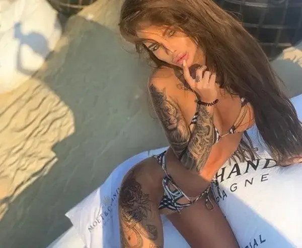 Доктори плашат Сузанита заради опасни татуси