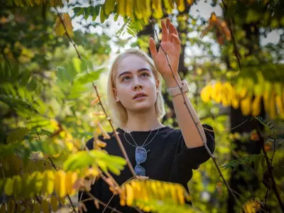 Ели Бинева се хвърля в модата