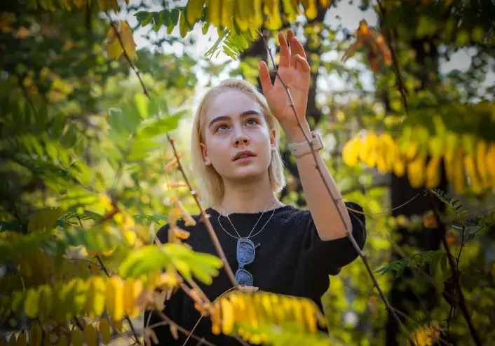 Ели Бинева се хвърля в модата