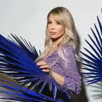 Емилия става влогърка