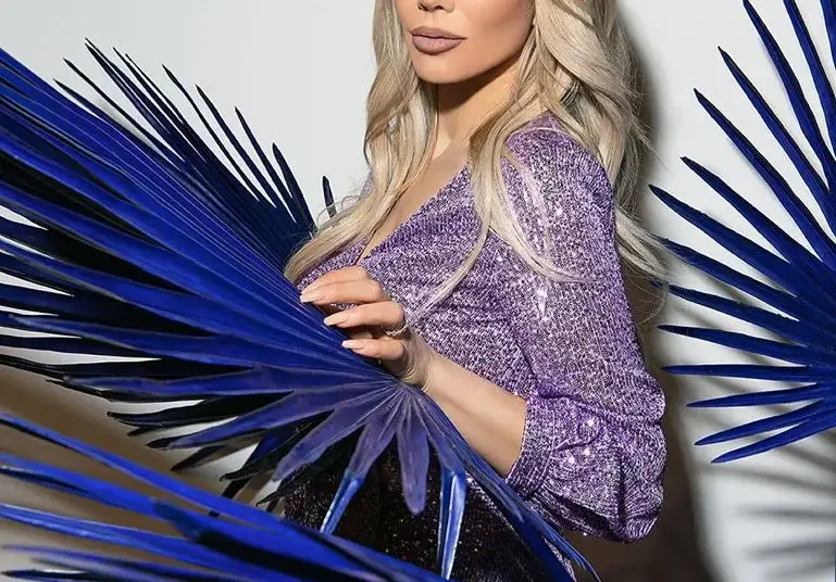 Емилия става влогърка