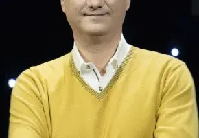 Емо Чолаков прибира двойна заплата в Нова ТВ