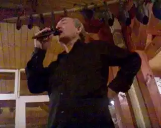 Фолкпевец издъхна от глад и студ