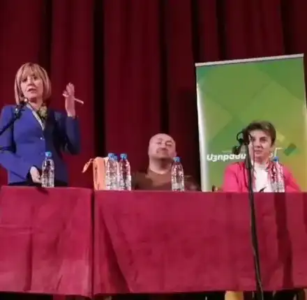 Габровските шеги на Мая Манолова или как Спасителката стана за смях и в Севлиево