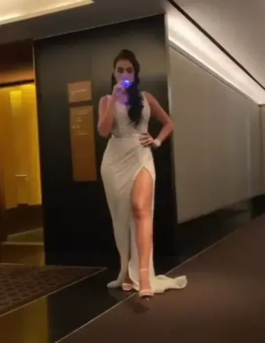 Гаджето на Роналдо пак заголи бедра (Фото)