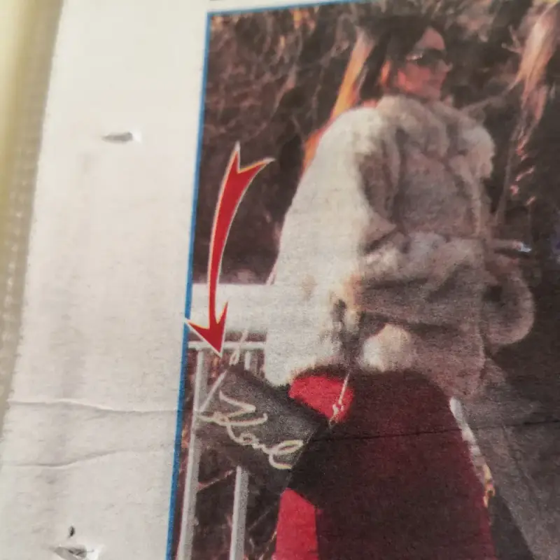 Глория се фука с чанта за 1800 лв (Певицата се втали за сватбата си с бизнесмен)