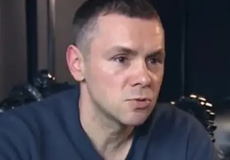 Ицо Хазарта се състари (Известният рапър побеля)