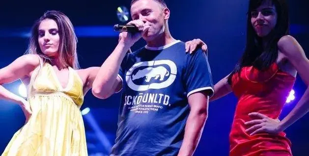 Ицо Хазарта вбеси фенове с чалга концерт (Вулгаризми и разкрепостени мадами на хип-хоп събитието)