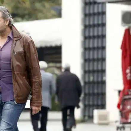 Юлиан Константинов изяде цял бюфет