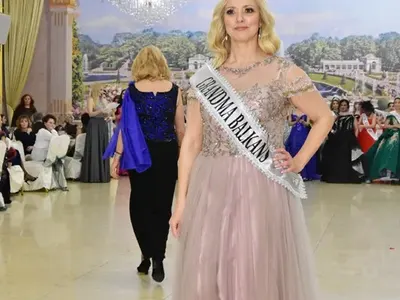 Журналистка стана най-красивата баба