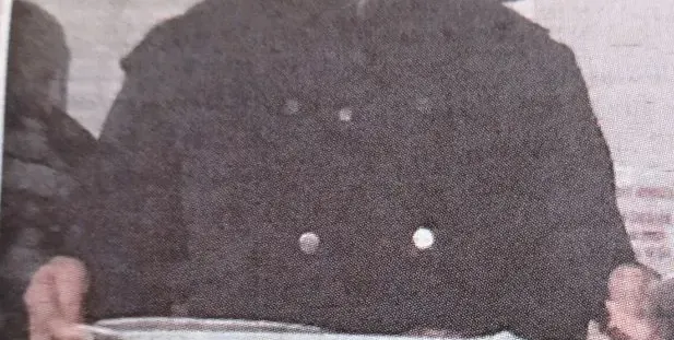 Какво се случва с Мис България?! Храни се в обществена столова! (Папарашко фото)