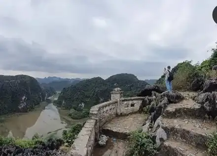 Калин Врачански посрещна празниците във Виетнам (Фото)