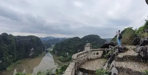 Калин Врачански посрещна празниците във Виетнам (Фото)