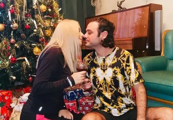 Камелия върти любов по анцуг