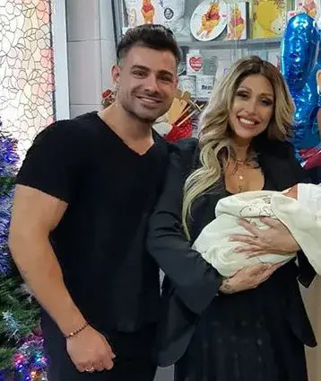 Лекари предупредиха Джулиана Гани: Кърмиш ли, ще стане страшно!