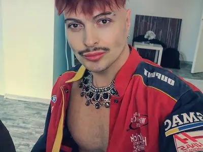 Лорд Евгени Минчев с уникални модни коментари: Ивана в сходство с Мотли Крю, зелена салата по Доли Партън, Киркоров извисява ръст между Долче и Габана и още… + снимки