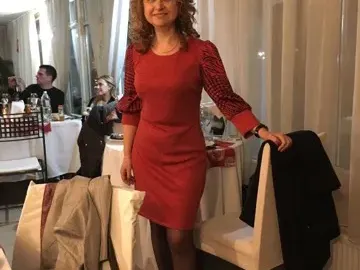 Лорд Евгени Минчев с уникални модни коментари: Ивана в сходство с Мотли Крю, зелена салата по Доли Партън, Киркоров извисява ръст между Долче и Габана и още… + снимки