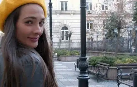 Лорина Камбурова се прави на рускина, говори като московчанка