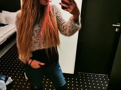 Марешка  захвърли патериците и хукна по дискотеки след катастрофата