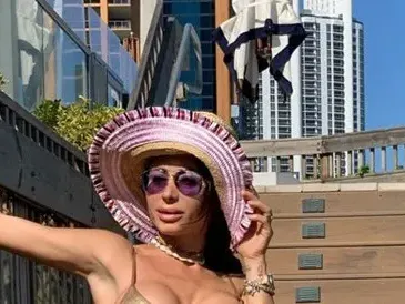 Мариана Маринова се пусна по зърна (Горещо фото в галерията)