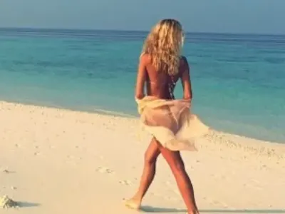 Мария Игнатова се щракна по дупе (Снимки)