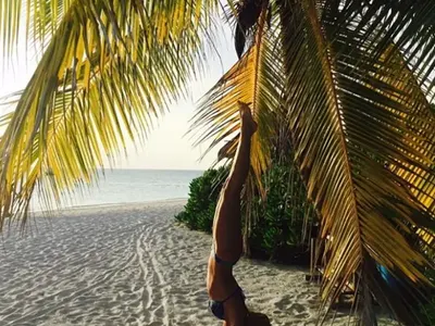 Мария Игнатова се щракна по дупе (Снимки)