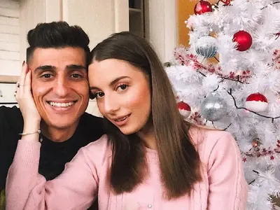 Михаела Маринова крие годеж в Париж (+ СНИМКА на пръстена)