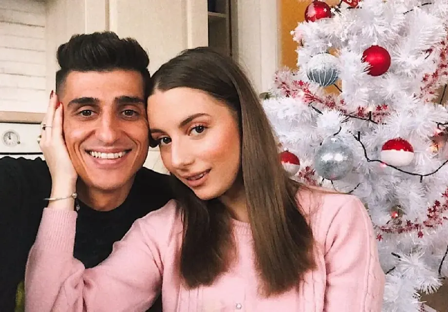 Михаела Маринова крие годеж в Париж (+ СНИМКА на пръстена)