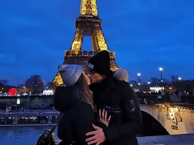 Михаела Маринова крие годеж в Париж (+ СНИМКА на пръстена)