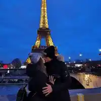 Михаела Маринова заведе гаджето в Париж