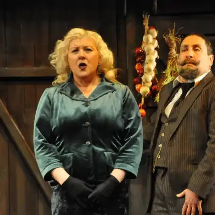 Михова и Тончо Токмакчиев станаха милионери в последната си премиера