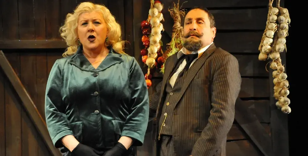 Михова и Тончо Токмакчиев станаха милионери в последната си премиера