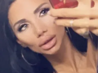 Мисис България Неделина Цанева посрещна Нова година с горещи мацки (Снимки)