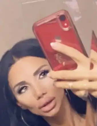 Мисис България Неделина Цанева посрещна Нова година с горещи мацки (Снимки)