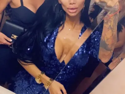 Мисис България Неделина Цанева посрещна Нова година с горещи мацки (Снимки)