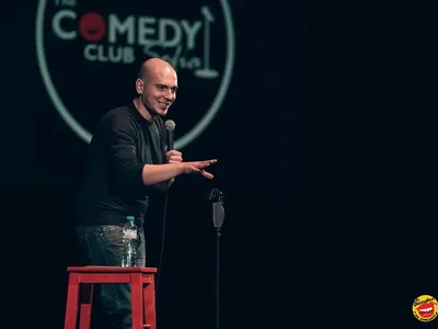 Наследникът на Слави - по-добър него. Додо сам си измисля смешките, изнесъл е стотици шоупрограми и още...