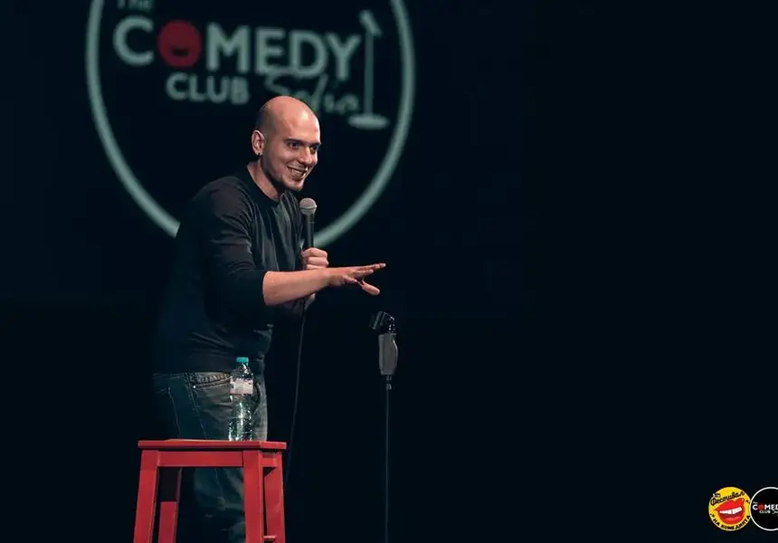 Наследникът на Слави - по-добър него. Додо сам си измисля смешките, изнесъл е стотици шоупрограми и още...