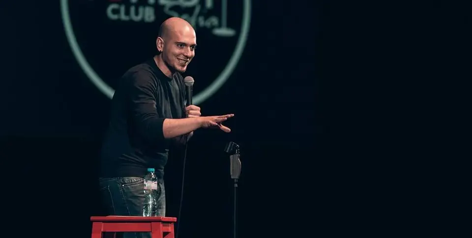 Наследникът на Слави - по-добър него. Додо сам си измисля смешките, изнесъл е стотици шоупрограми и още...