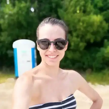 Неда Спасова блести до тоалетна