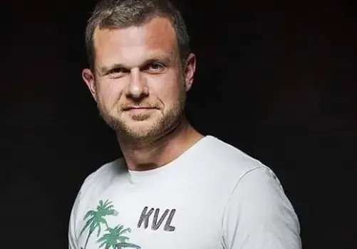 Ненчо Балабанов лъсна без дрехи на Малдивите (Снимка в галерията)