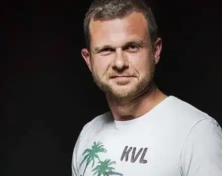 Ненчо Балабанов лъсна без дрехи на Малдивите (Снимка в галерията)