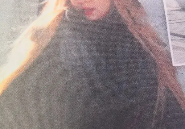 Няма да познаете коя е тази певица! (Папарашко фото)