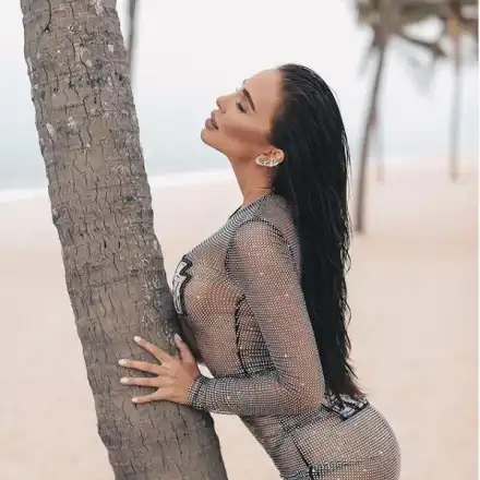 Ники М. и Ни Ло с горещо парти във Виетнам за ЧНГ