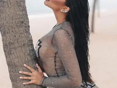 Николета Лозанова разходи новия си силикон до Виетнам (Горещи снимки с Ники М.)