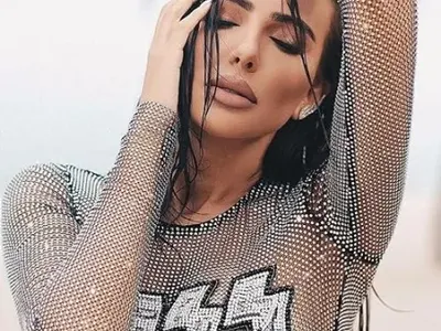 Николета Лозанова разходи новия си силикон до Виетнам (Горещи снимки с Ники М.)