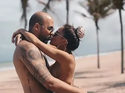 Николета Лозанова разходи новия си силикон до Виетнам (Горещи снимки с Ники М.)