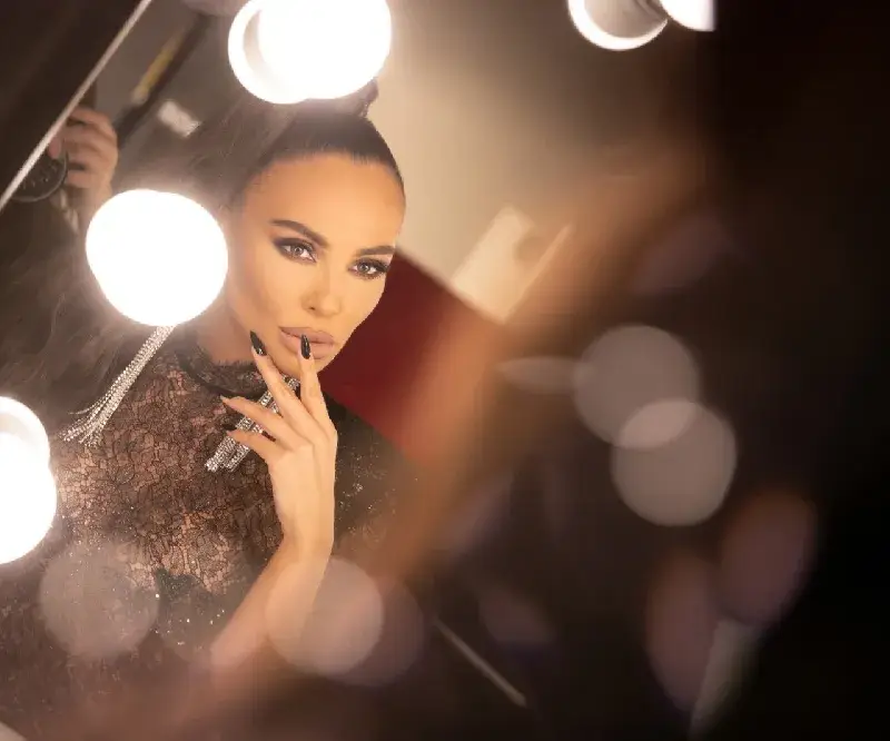 Николета Лозанова се завръща в  „Папараци“, за да трансформира Мирон от Фермата във VIP