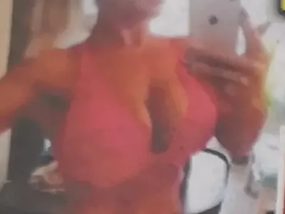 Новата Мис Тигрова вилнее във фейсбук: Прошляци, шибаняци, разбирам поне да имате г*з като моя, а не разплути тумбаци!