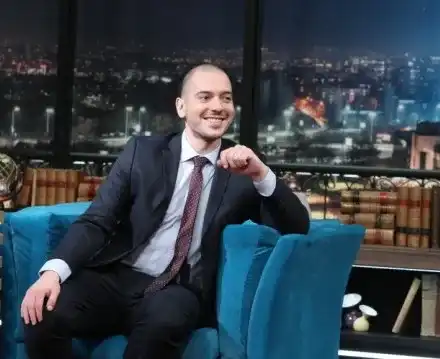 Новият водещ на вечерното шоу на Би Ти Ви: Време беше за смяна на Слави! (Славена Вътова се намърда за втори водещ)