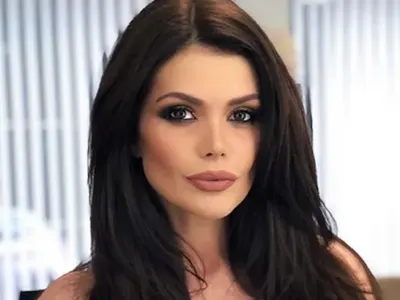 От пластмаса ли е Преслава?! Ето как изглежда след поредният й тунинг (ФОТО ПО-ДОЛУ)